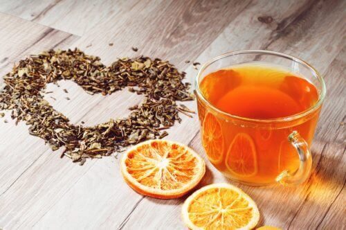 направете си чай от портокаловите кори