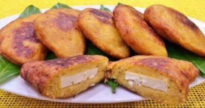 4 вкусни начина за приготвяне на печени пълнени банани