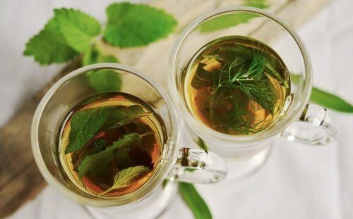 пригответе си чай от копърено семе против образуването на газове