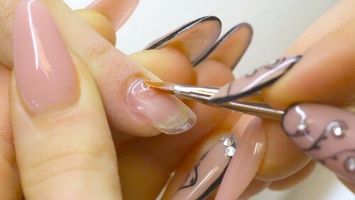 Ако страдате от чупливи нокти, ноктоплатиката няма да ви помогне