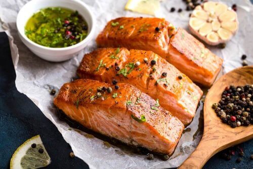 сьомгата е вкусна риба, която лесно можете да приготвите на скара