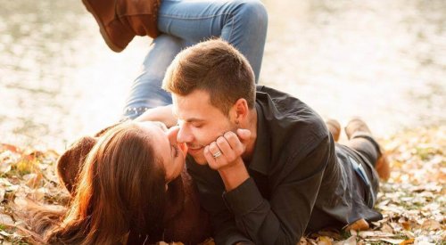 редовното съблазняване на партньора запазва любовта жива