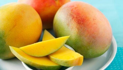 мангото е отлична добавка към редица здравословни салати