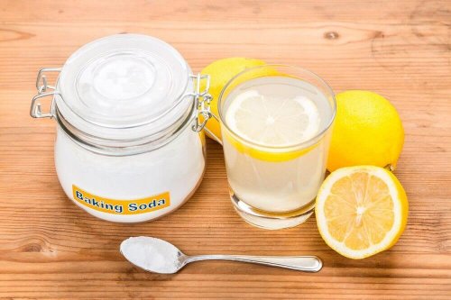 почистете лесно ютията с лимонов сок и сода