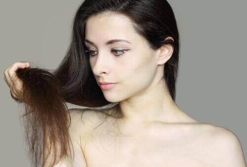 7 причини, които водят да загуба на коса и как да я излекувате