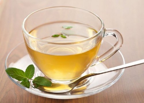 Отвара от зелен чай, джинджифил и лимон