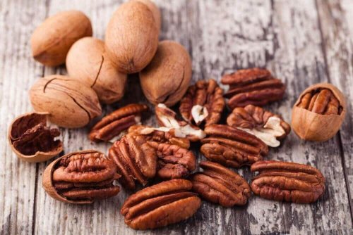 яжте повече орехи, за да да изгубите коремните мазнини без глад
