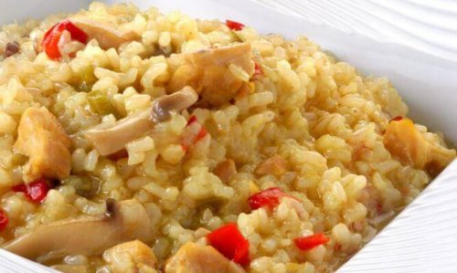 ориз с гъби и люти чушки - перфектната вечеря за горенето на мазнини