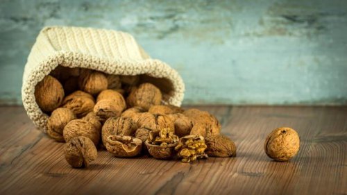 Орехите съдържат витамини и минерали спомагащи успокояването на стрес и тревожност.