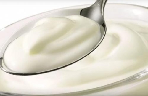 десертите със замразено кисело мляко са вкусни и полезни