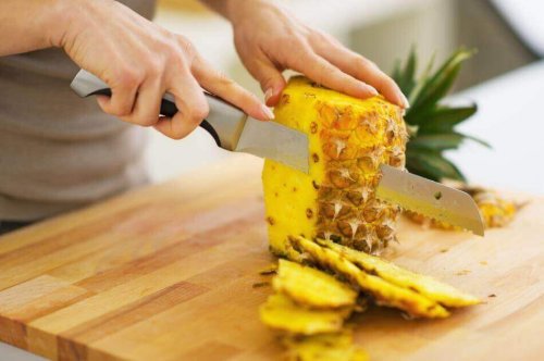 приготвянето на вкусни салати с ананас е лесно