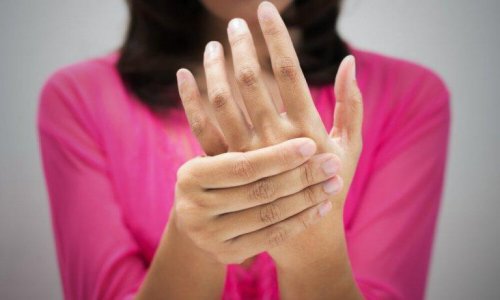 симптомите на лошо кръвообращение - болка в дланите