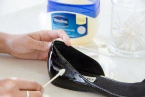 как да почиствате обувките си - лачени обувки