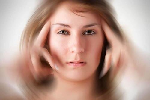 Мигренозните пристъпи се характеризират с нарушения в зрението.