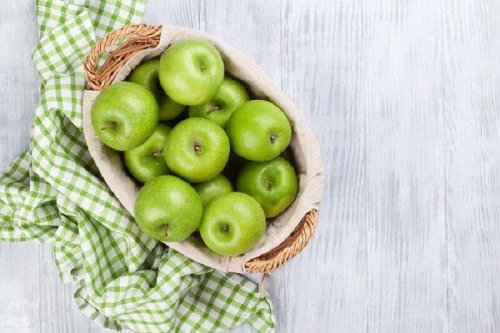 зелените ябълки са сред най-ефикасните детоксикиращи плодове