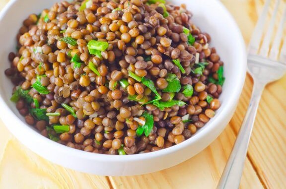 Научете как се прави вкусна леща със зеленчуци