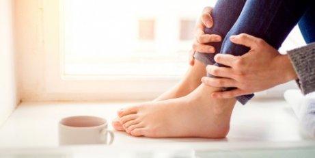Симптоми и причини за появата на враснал нокът на крака 