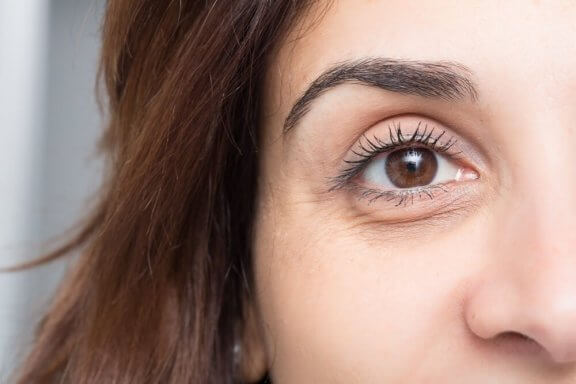 10 ефикасни съвета за предотвратяване на подпухналите очи и тъмните кръгове