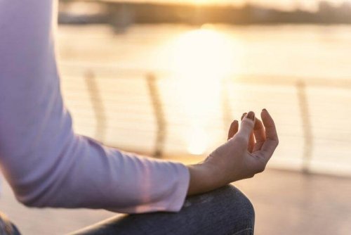 Медитацията и отпускането по време на йога упражненията са изключително полезни за здравето.
