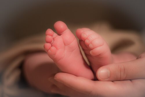 Много двойки се сблъскват със загубата на бебе.