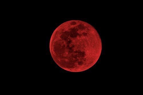 Кървава Луна