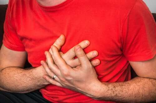 Причините за болка в гърдите при кашляне