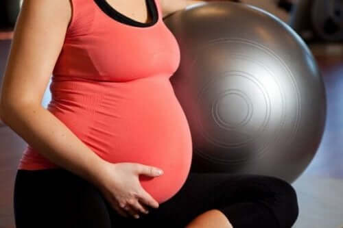 По време на бременност: 4 ефективни начина за упражнения