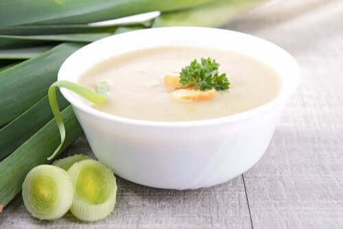 Зеленчукова крем супа с гъби, праз и джинджифил