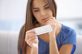 Противочазатъчните таблетки могат да помогнат при акне по време на менструация.