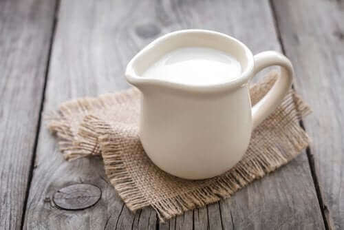 Предимствата и недостатъците от пиенето на прясно мляко
