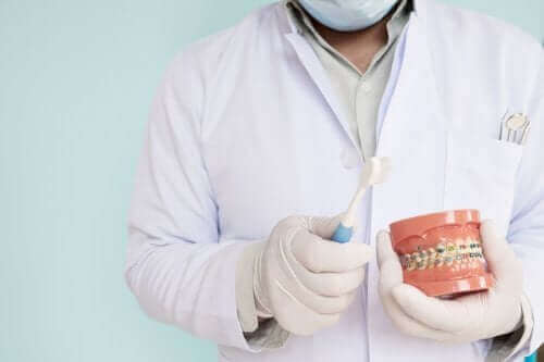 Седем съвета за добра хигиена при носене на ортодонтски апарати