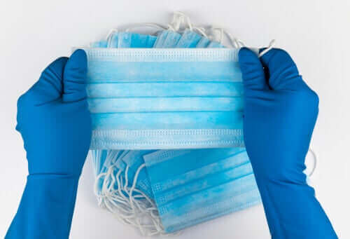 Маски за защита срещу коронавируса: хирургическа маска