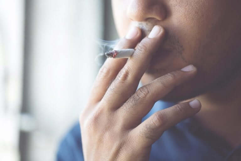 Пушенето увеличава риска от усложнения при COVID-19