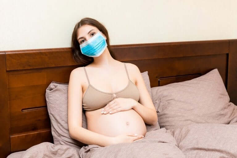 Могат ли бременните жени да заразят бебетата си с коронавирус?