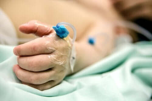 Съдовата перфорация: човек с катетър