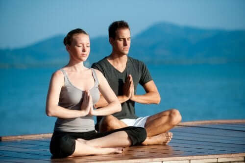 Ползите от практикуването на йога със значимия за вас човек