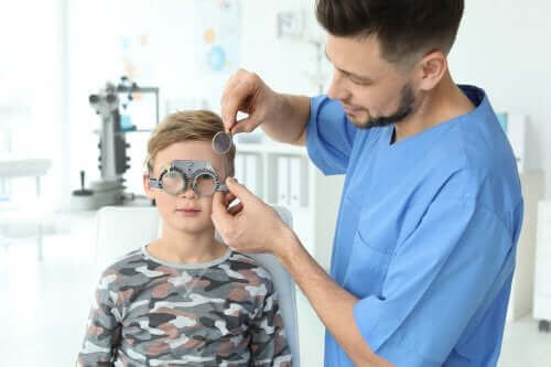 Проблеми със зрението при децата: Как да ги забележите?