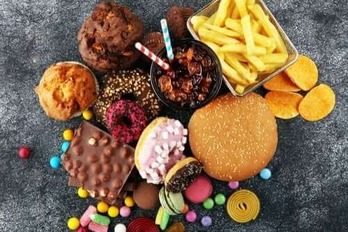 Снимка на вредни храни
