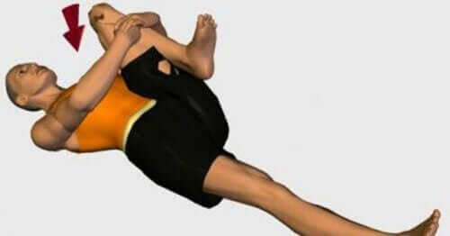 Упражнения за седалищния нерв на легло или диван