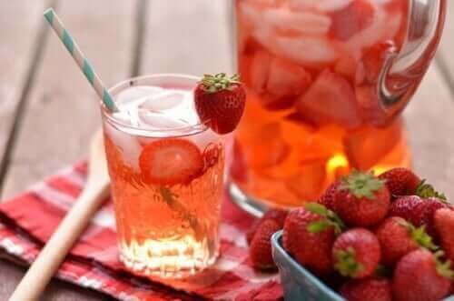 Напитки с плодови аромати: ягодов сок