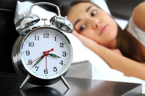 Здарвословни навици за качествен сън: една жена, която не може да спи