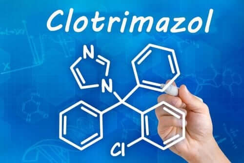 Канестен: химическа формула на клотримазол