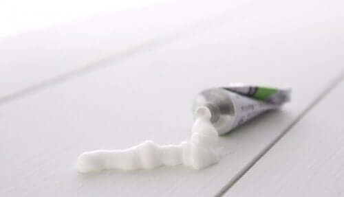 Туба с мехлем