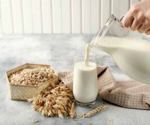 Растителните млека са чудесна съставка за приготвянето на смутита.