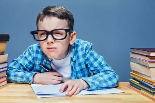 Проблемите със зрението могат да се дължат и на астигматизма при децата.