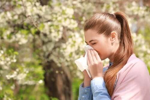 Жена с алергия
