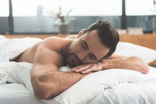 Какво влияе на съня ви: Мъж, който спи добре
