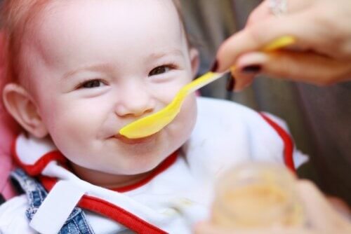 5 знака, че бебето ви може да е гладно