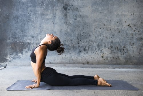 5 йога упражнения за отслабване