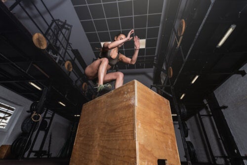 10 CrossFit упражнения за краката и глутеусите